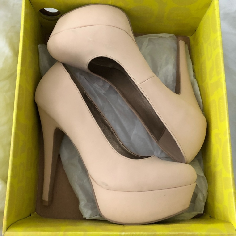 Charlotte Russe pinky nude platform heel